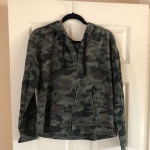 Sanctuary camo hoodie.